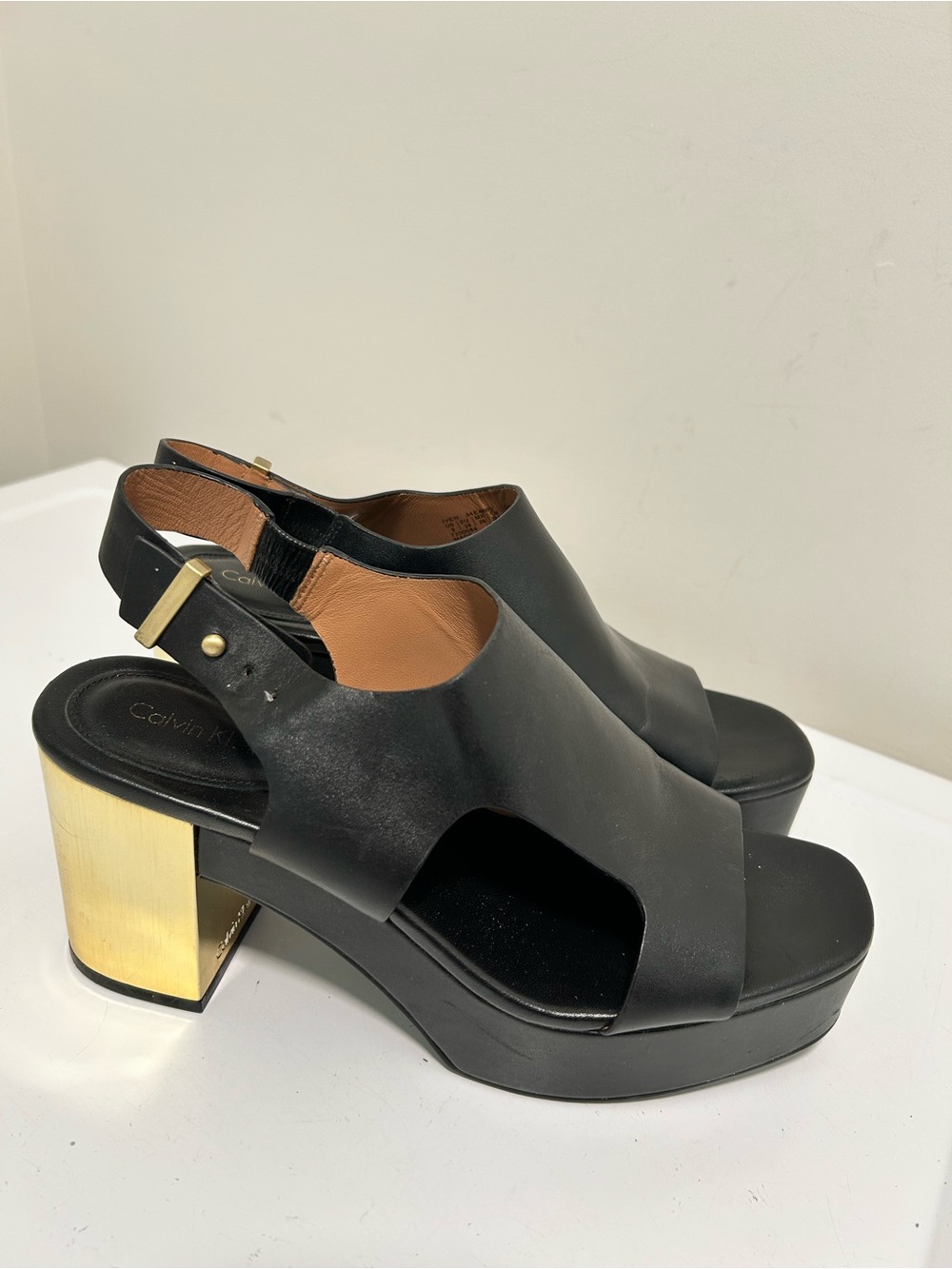 Calvin Klein Iven Platform Sandals Black with Gold Heel Size 9